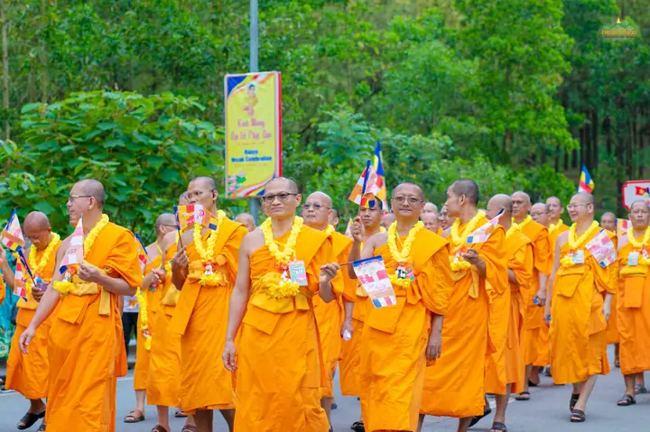 Chư Tăng Các Nước Hòa Hợp Trong Ngôi Nhà Phật Pháp