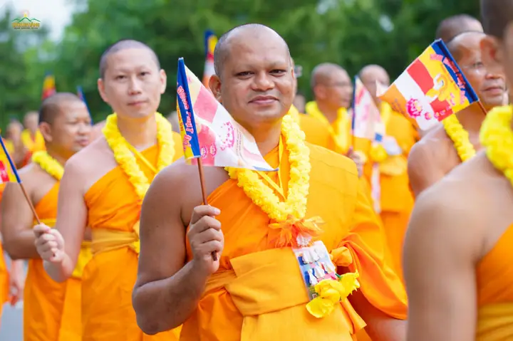 Chư Tăng Các Nước Hòa Hợp Trong Ngôi Nhà Phật Pháp