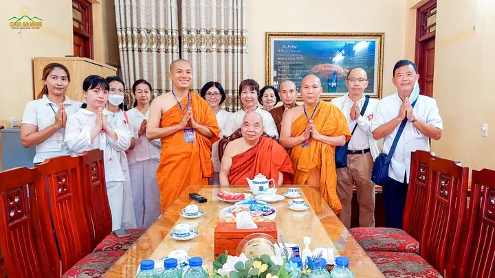 Chư Tăng Các Nước Hòa Hợp Trong Ngôi Nhà Phật Pháp