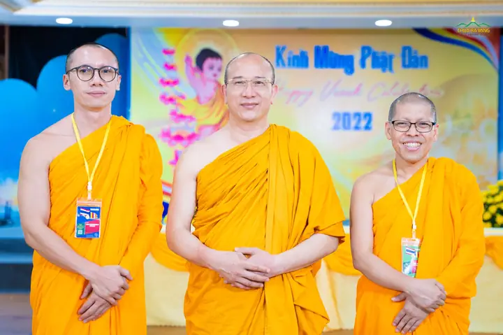 Chư Tăng Các Nước Hòa Hợp Trong Ngôi Nhà Phật Pháp