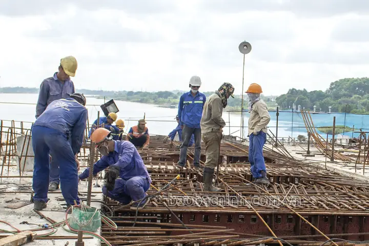 Phấn Đấu Thông Xe Trong Năm Nay