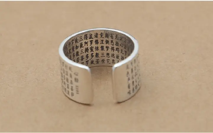 Hướng Dẫn Lựa Chọn Nhẫn Khắc Kinh Phật Phù Hợp