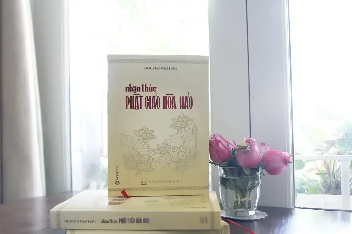 Skđs - Ra Mắt Lần Đầu Cách Đây Gần 50 Năm, Mới Đây Cuốn Sách “nhận Thức Phật Giáo Hòa Hảo” Của Cố Giáo Sư Nguyễn Văn Hầu Đã Được Trở Lại Với Bạn Đọc Trong Một Diện Mạo Hoàn Toàn Mới. Sau Gần Nửa Thế Kỷ, Giá Trị Của Cuốn Sách Dường Như Không Thay Đổi, Mà Đó Vẫn Là Nguồn Tư Liệu Quý Giá Với Bạn Đọc Ngày Nay.