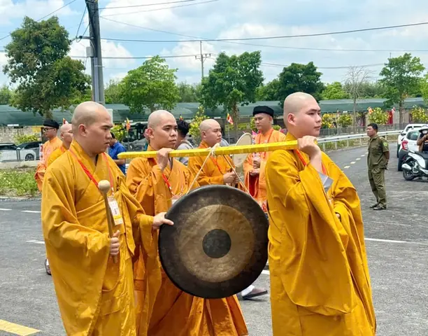 Những Hình Ảnh Cung Rước Xá Lợi Đức Phật Về Bình Chánh- Ảnh 6.