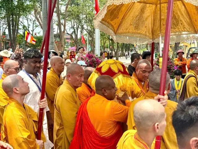 Những Hình Ảnh Cung Rước Xá Lợi Đức Phật Về Bình Chánh- Ảnh 4.