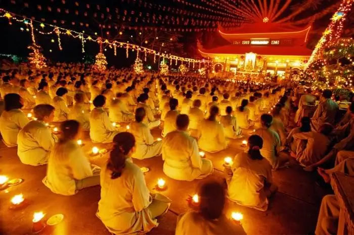 Niêm Hương Cúng Phật, Nên Niệm Danh Hiệu Phật Nào Trước? 1