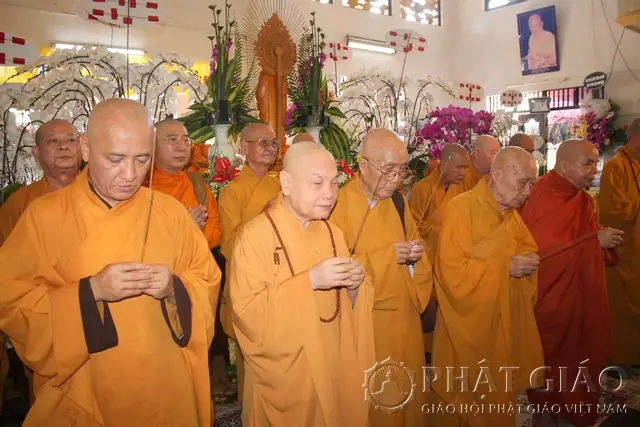 Niệm Hương Hay Niêm Hương?