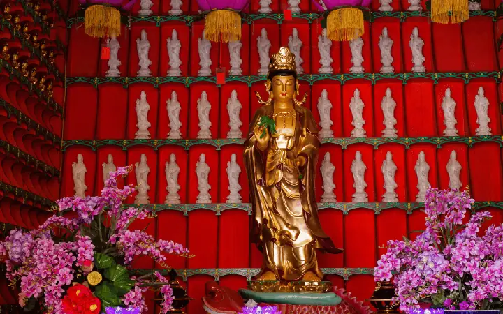 Nam Mô Quan Thế Âm Bồ Tát