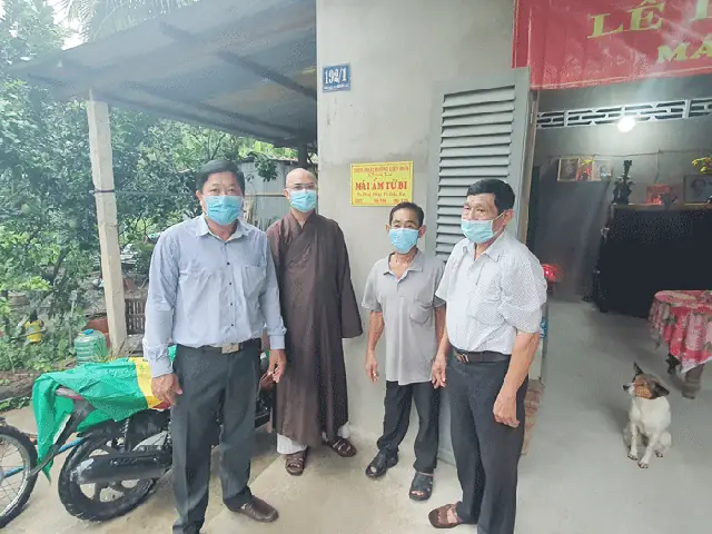 Tiền Giang: Niệm Phật Đường Liên Hoa Bàn Giao Nhà Tình Thương Và Tặng Học Bổng Cho Học Sinh Hiếu Học