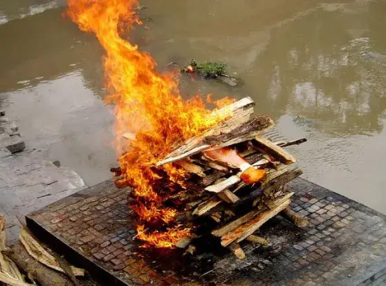 Nhung-bi-mat-ben-trong-lo-hoa-than