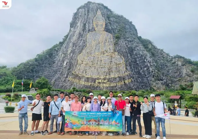 Núi Phật Vàng Ở Thái Lan Có Gì Đẹp