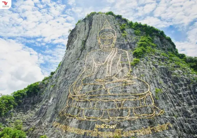 Sự Tích Về Núi Phật Vàng