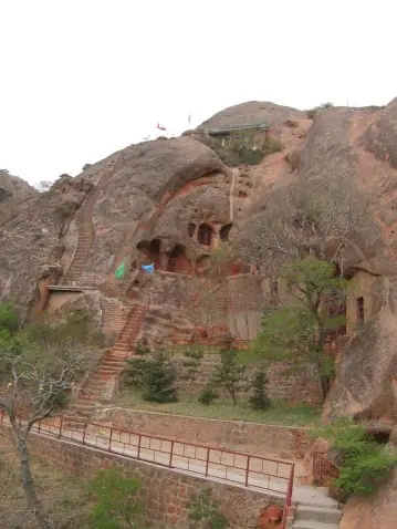 Khám Phá Ý Nghĩa Biểu Tượng Của Núi Tu Di Trong Kinh Phật: Từ Khái Niệm Đến Ứng Dụng Thực Tế