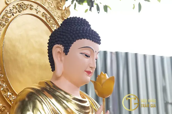 Tuong Phat Cam Hoa Sen 3