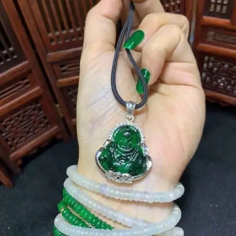 Những Điều Kiêng Kỵ Khi Đeo Mặt Phật Di Lặc