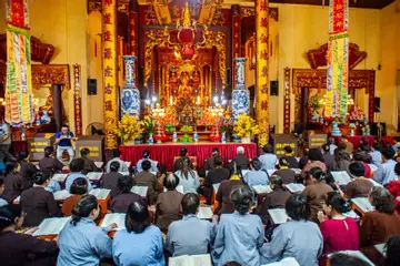 16 Tôn Giáo Được Công Nhận Tại Việt Nam, Có Một Số Được Ít Người ...