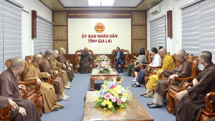 Ban Trị Sự Phật Giáo Tỉnh Thăm Ubnd Tỉnh Gia Lai