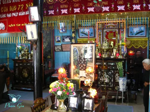 Phật Giáo Hòa Hảo Thờ Ai?