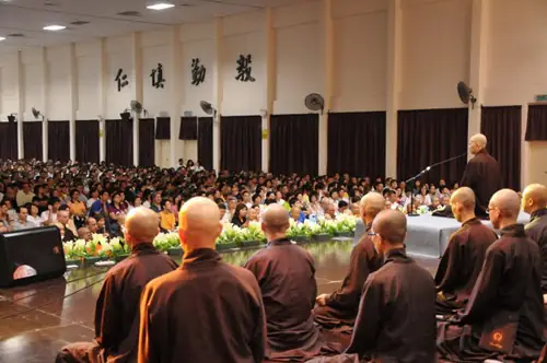 Phật Giáo Làng Mai