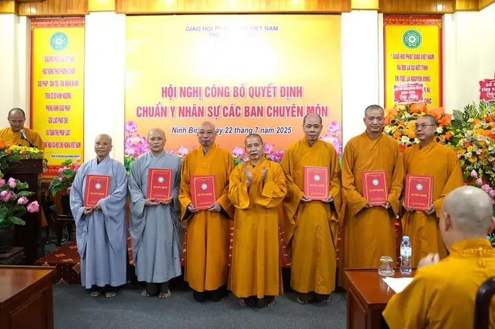 Phật Giáo Tỉnh Ninh Bình Kiện Toàn Nhân Sự Các Ban Chuyên Môn – Hướng Tới Sự Phát Triển Ổn Định Và Đồng Hành Cùng Dân Tộc