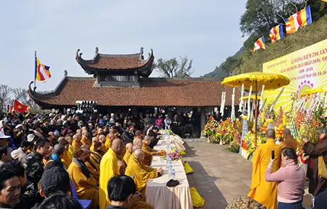 Phật Giáo Quảng Ninh: Sức Sống Mạnh Mẽ Qua Hoạt Động An Cư Kết Hạ