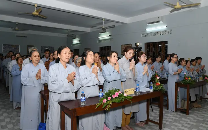 Phú Yên: Trường Trung Cấp Phật Học Liễu Quán Khai Giảng Lớp Giáo Lý Căn Bản Phật Học Dành Cho Cư Sĩ Phật Tử