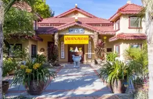 Trang Nghiêm Lễ Kỷ Niệm Ngày Đức Phật Đản Sanh Lần Thứ 2644 (pl 2564, Dl 2020) Tại Chùa Đức Viên, San Jose, Hoa Kỳ.