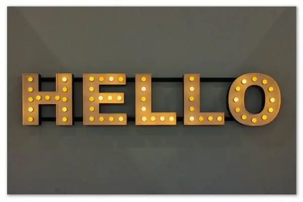 Chào Hỏi Nhân Viên Khi Bước Vào Cửa Hàng