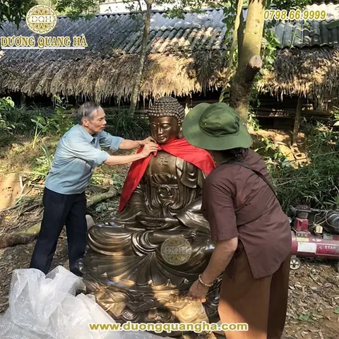 Ai Là Người Có Thể Thực Hiện Việc Khai Quang Điểm Nhãn Cho Tượng Phật Bằng Đồng?