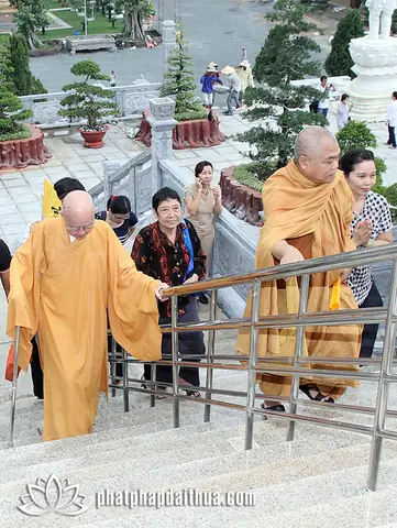 Phật Pháp Đại Thừa: Những Góc Nhìn Sâu Sắc Từ Hoà Thượng Từ Thông