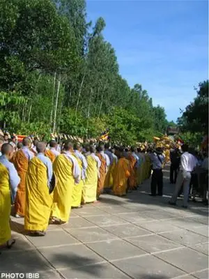 Chư Tăng Ni, Phật Tử Hộ Giá