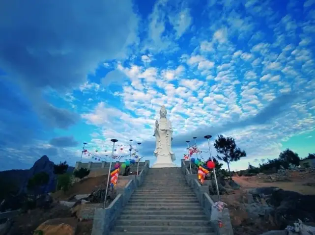 Phật Pháp Nhiệm Màu: Sống Đời Chánh Nghiệp (i)