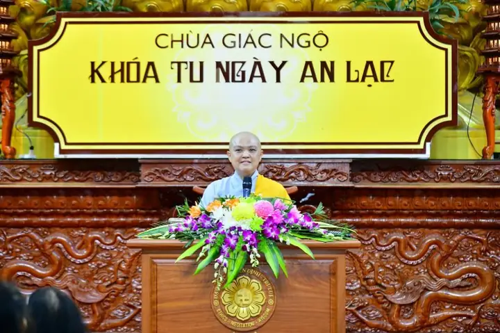 Phật Pháp Thích Hương Nhũ