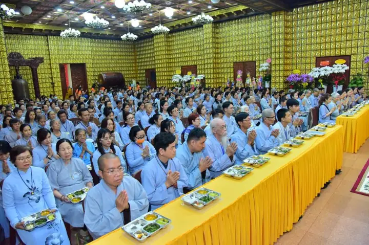 Phật Pháp Thích Hương Nhũ