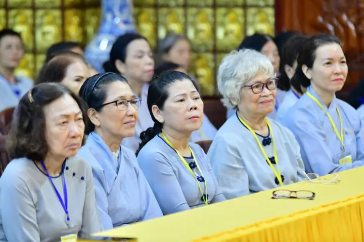 Phật Pháp Thích Hương Nhũ