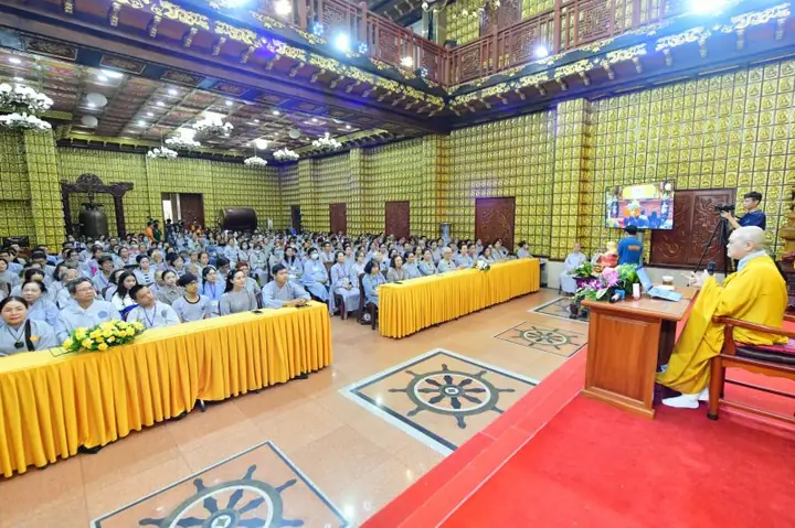 Phật Pháp Thích Hương Nhũ