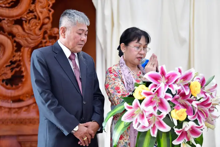 Phật Dạy Bốn Pháp Lành Giúp Vợ Chồng Sống Hạnh Phúc Bên Nhau