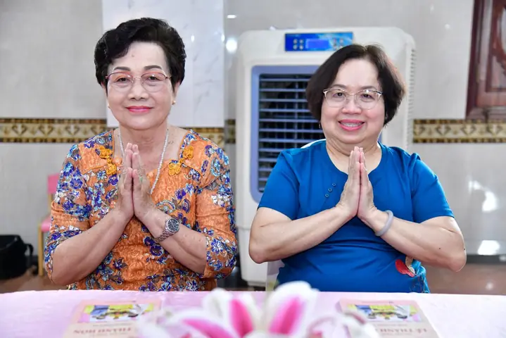 Phật Dạy Bốn Pháp Lành Giúp Vợ Chồng Sống Hạnh Phúc Bên Nhau