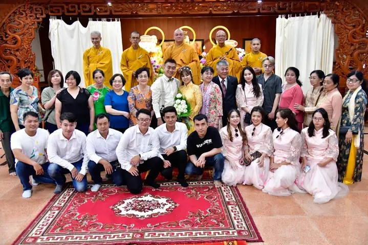 Phật Dạy Bốn Pháp Lành Giúp Vợ Chồng Sống Hạnh Phúc Bên Nhau