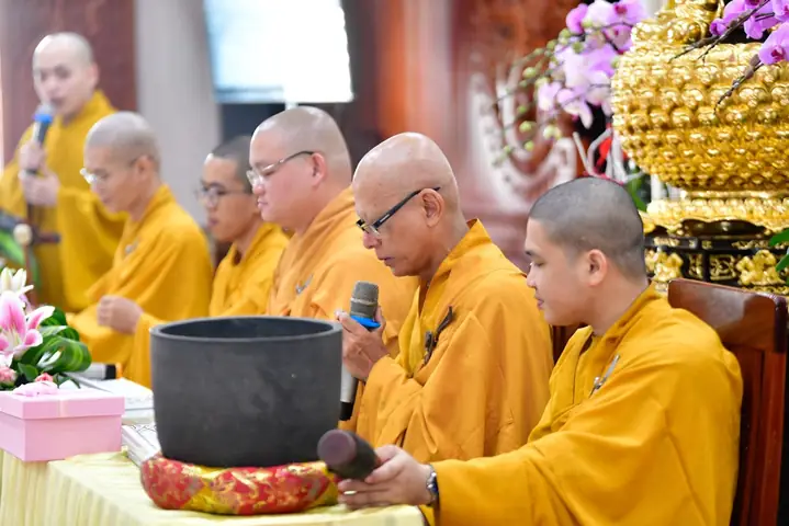 Phật Dạy Bốn Pháp Lành Giúp Vợ Chồng Sống Hạnh Phúc Bên Nhau