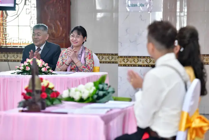 Phật Dạy Bốn Pháp Lành Giúp Vợ Chồng Sống Hạnh Phúc Bên Nhau