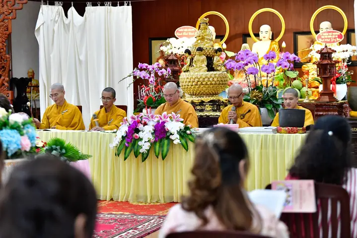 Phật Dạy Bốn Pháp Lành Giúp Vợ Chồng Sống Hạnh Phúc Bên Nhau