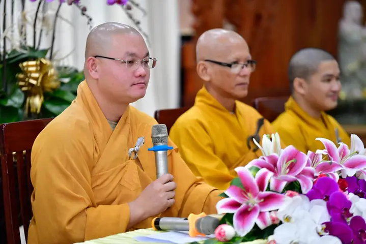 Phật Dạy Bốn Pháp Lành Giúp Vợ Chồng Sống Hạnh Phúc Bên Nhau