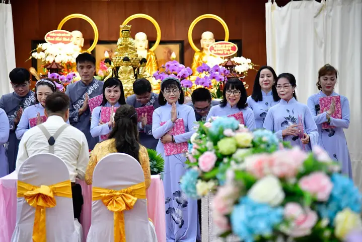 Phật Dạy Bốn Pháp Lành Giúp Vợ Chồng Sống Hạnh Phúc Bên Nhau