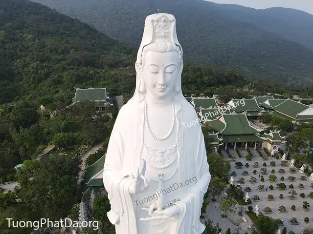 Tượng Phật Bà Quan Âm Chùa Linh Ứng Đà Nẵng