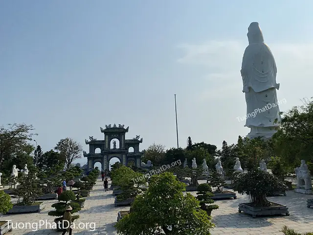 Tượng Phật Bà Quan Âm Chùa Linh Ứng Đà Nẵng