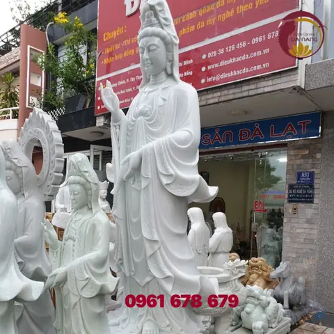 Phật Quan Thế Âm Bồ Tát Là Ai? Và Có Thật Không?