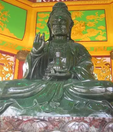 Phật Bà Quan Âm Ngọc Bích: Lựa Chọn May Mắn Cho Người Mệnh Mộc Và Hỏa