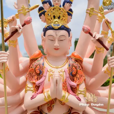 Alternative View Of Tượng Thiên Thủ Thiên Nhãn Bằng Đồng Sơn Mầu Họa Tiết, Cao 130cm