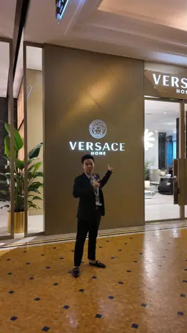 Trong Louvre Có Những Thương Hiệu Nội Thất Nổi Tiếng Nào?